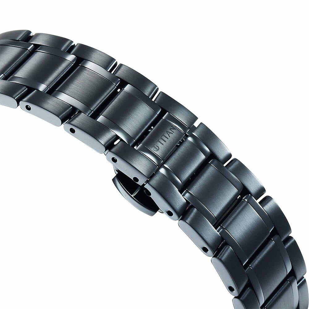 Titan Edge Murals White Dial Stainless Steel Strap Watch for Men